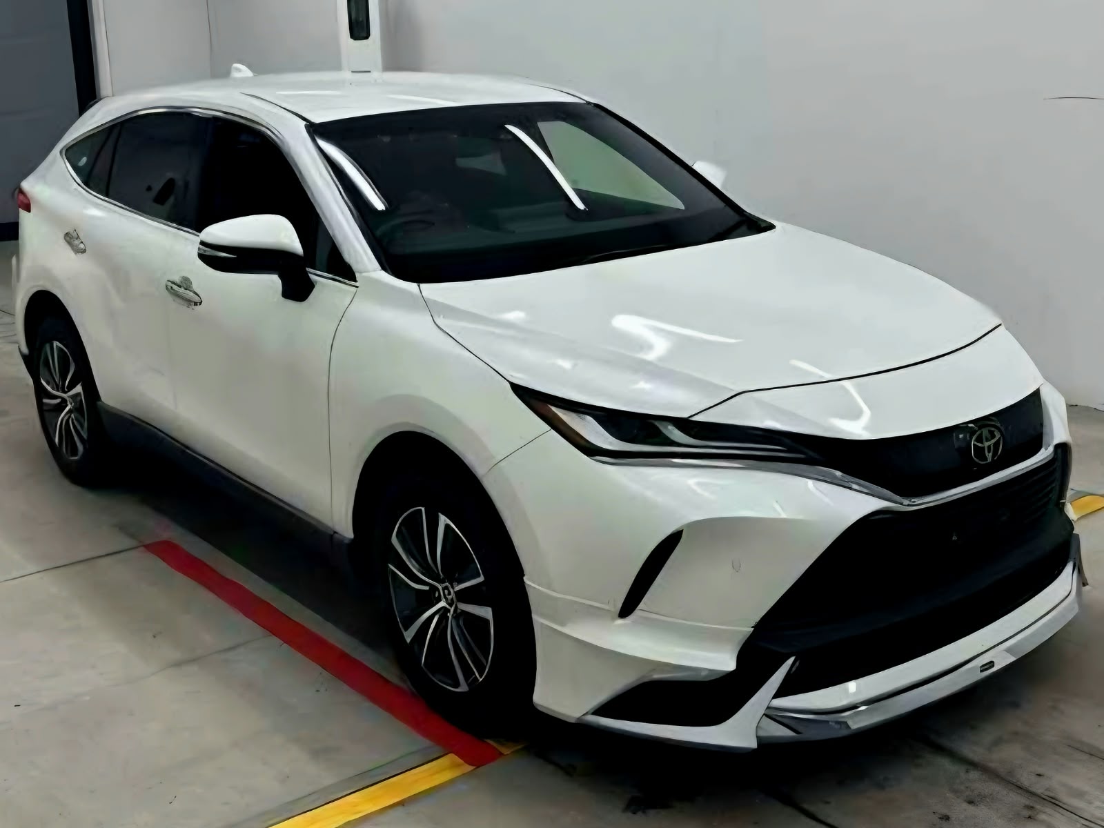 2020 Toyota Harrier, White